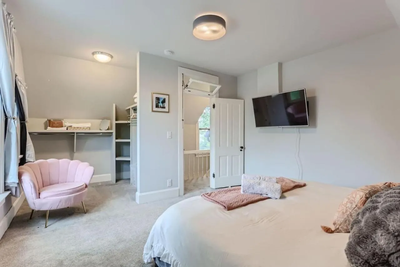 Updated Victorian Home In Sobo Denver